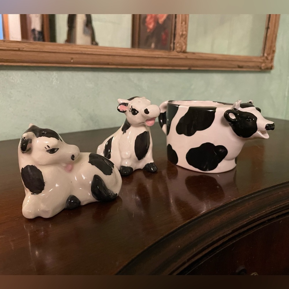 Cow Salt and Pepper and Creamer